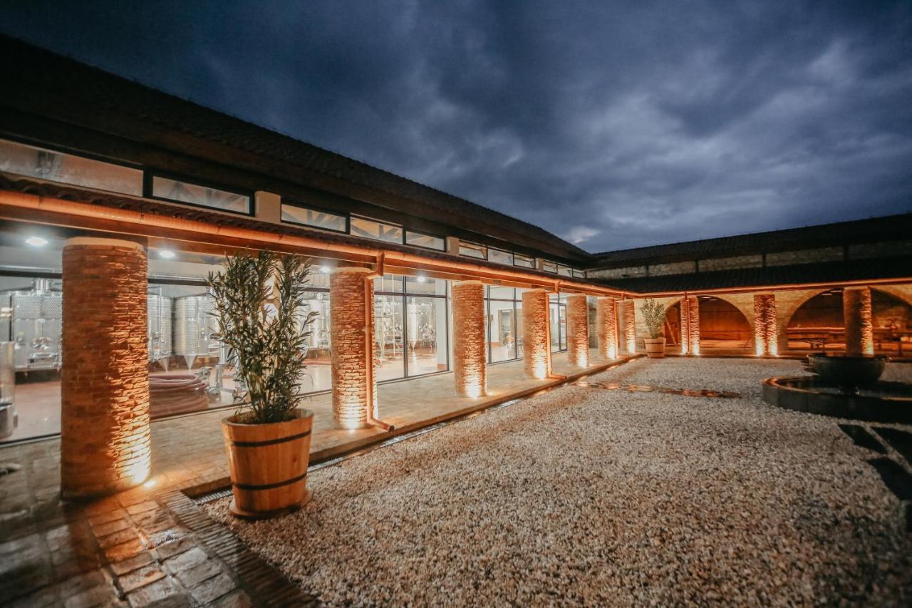 Chateau Mosmieri Hotel & Winery 텔라비 외부 사진
