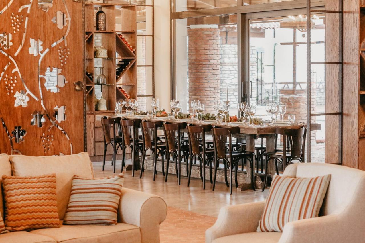 Chateau Mosmieri Hotel & Winery 텔라비 외부 사진