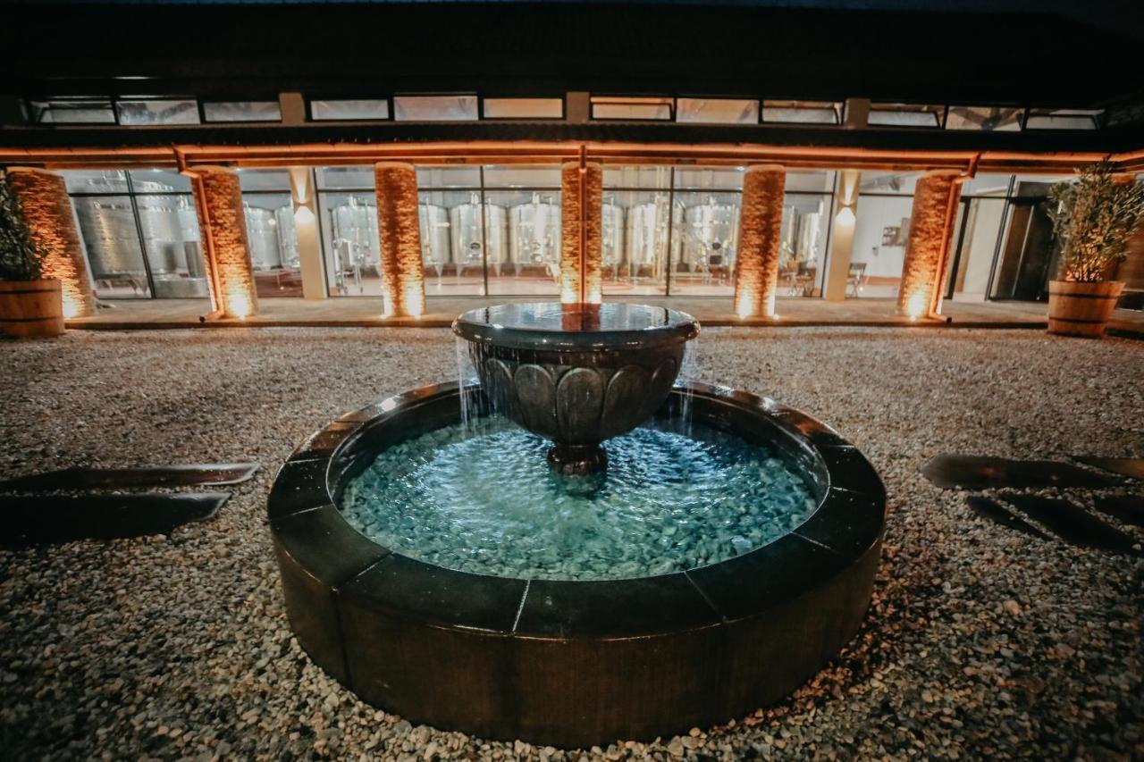 Chateau Mosmieri Hotel & Winery 텔라비 외부 사진